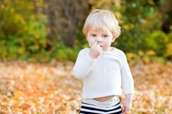 "Maman, il y avait des feuilles dans le parc et je me suis secrètement essuyé le nez."